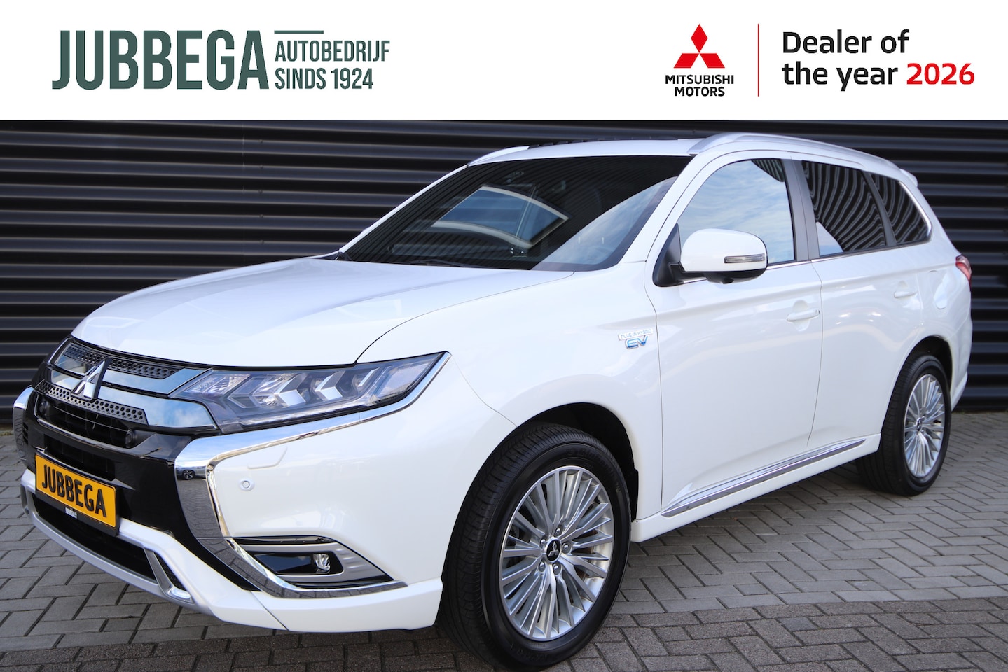 Mitsubishi Outlander - 2.4 PHEV Instyle Adaptive cruise, Trekhaak, Opendak, Leder - AutoWereld.nl