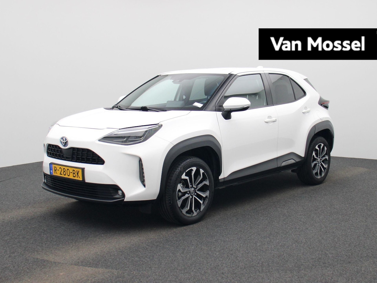 Toyota Yaris Cross - 1.5 Hybrid First Edition | Automaat | Trekhaak | Camera | NAV | CC | - AutoWereld.nl