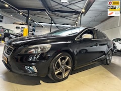 Volvo V40 - 1.6 D2 R-Design/Panodak/Trekhaak/Nieuwe koppelingsplaten