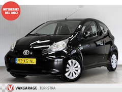 Toyota Aygo - 1.0-12V +/ C.V.Afstand/ Elek.Pakket/ Radio-CD+AUX/ Bumpers In Kleur/ Metallic Lak/ Deelbar