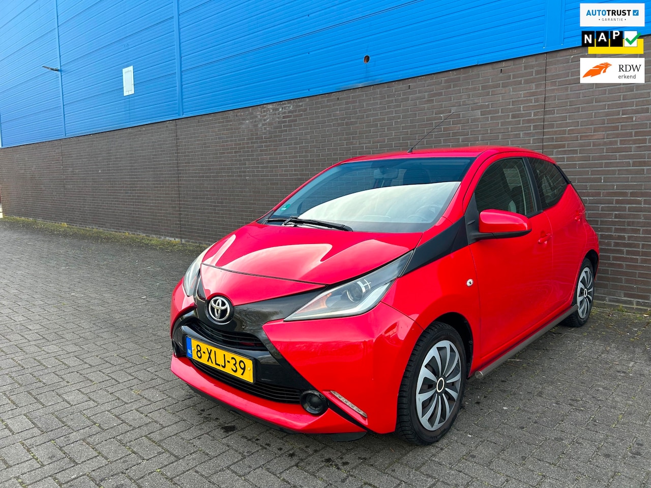 Toyota Aygo - 1.0 VVT-i x-play | Start/Stop | Limit Control | Bluetooth | El. Ramen & Spiegels | Multime - AutoWereld.nl