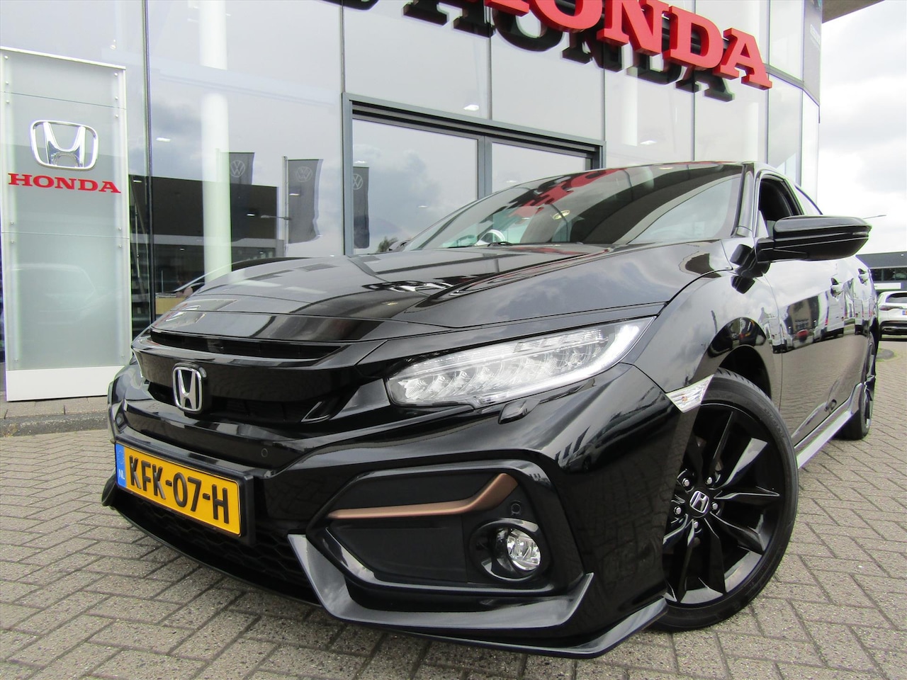 Honda Civic - 1.5 i-VTEC 182pk CVT 5D Sport+ - AutoWereld.nl