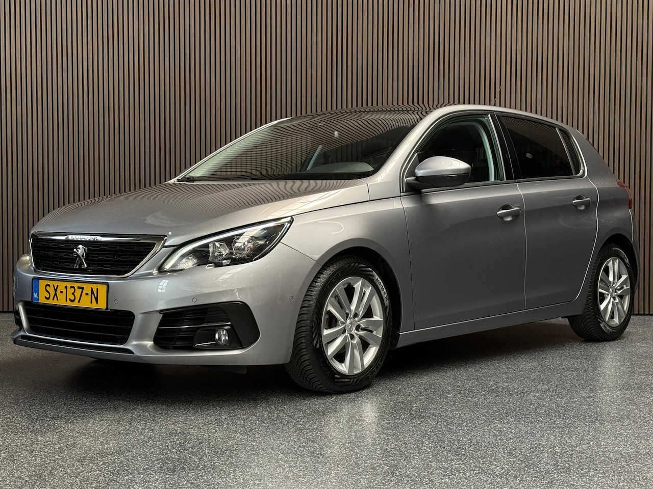 Peugeot 308 - 1.2 PureTech Blue Lease Executive | Blindspot | Panorama | Riem vervangen | - AutoWereld.nl