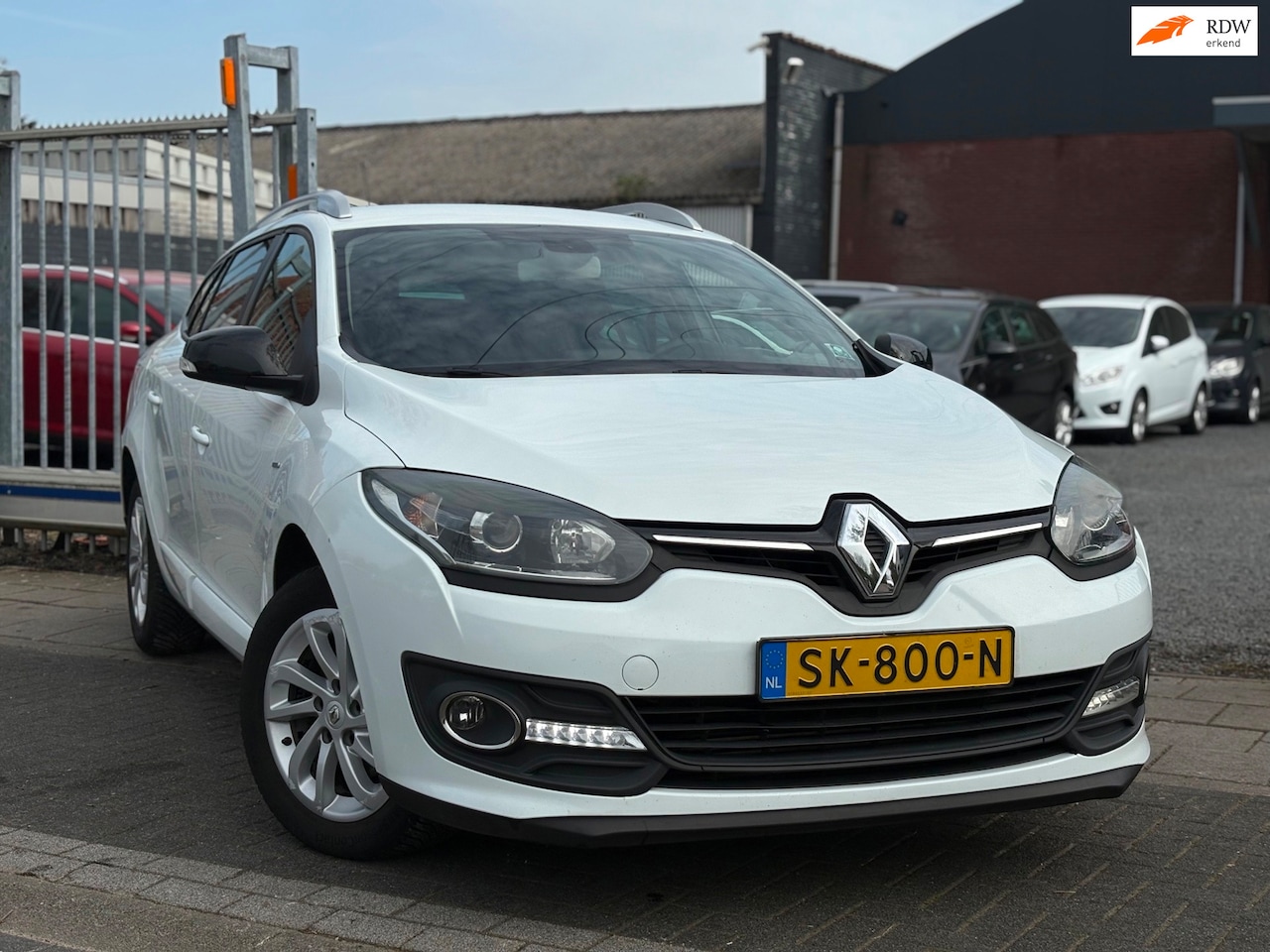 Renault Mégane Estate - 1.2 TCe Limited| NWE D-Ketting| LED | Trekhaak | Navigatie | - AutoWereld.nl