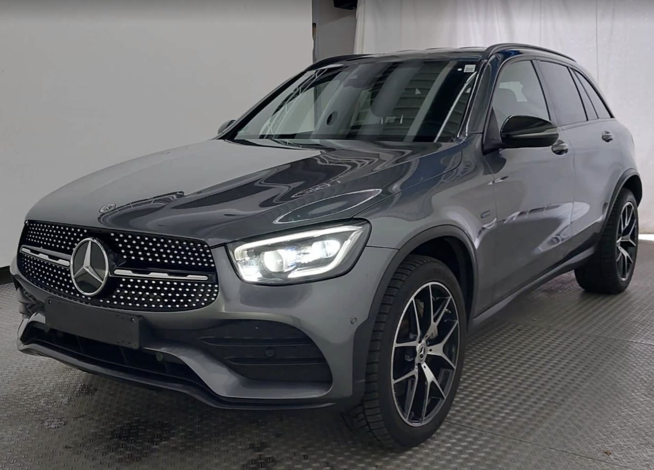 Mercedes-Benz GLC-klasse - 300e 4MATIC Business AMG |Widescreen|Burmester|Multibeam|Sfeer - AutoWereld.nl