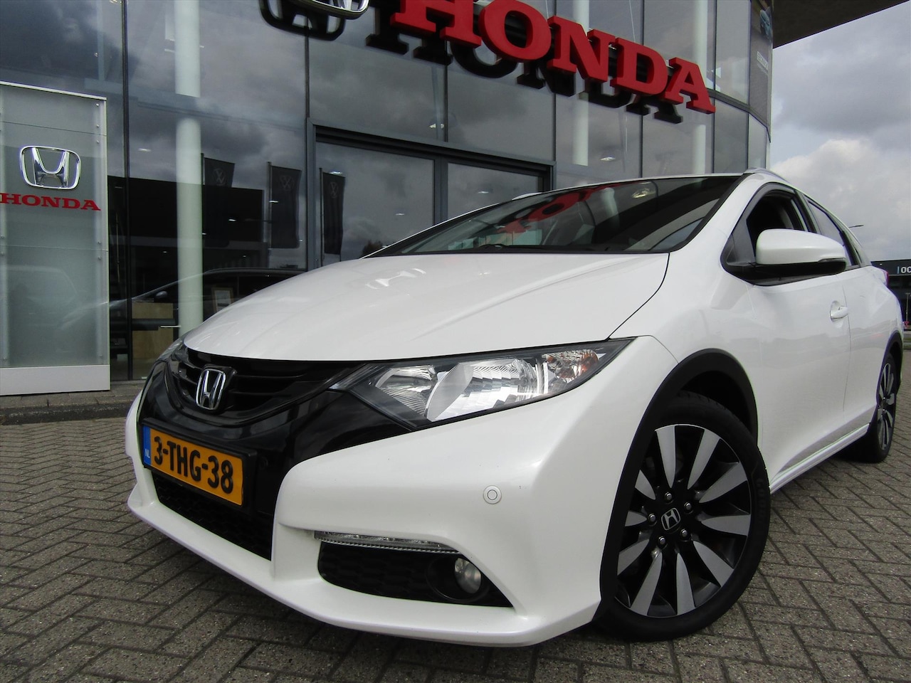 Honda Civic - 1.8 Lifestyle 1.8 142pk Lifestyle, Primium audio, Adaptief onderstel - AutoWereld.nl