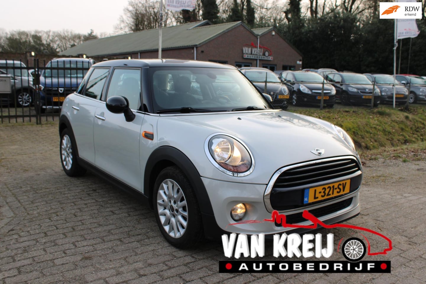 MINI Cooper - Mini 1.5 Chili Business, Automaat, 5drs, Pdc, Navi, Cruise - AutoWereld.nl