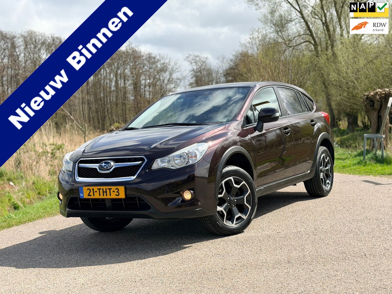 Subaru XV - 2.0i Luxury AWD Automaat | 1e Eigenaar | Camera | Trekhaak | Clima | Stoelverwarming | 17" - AutoWereld.nl
