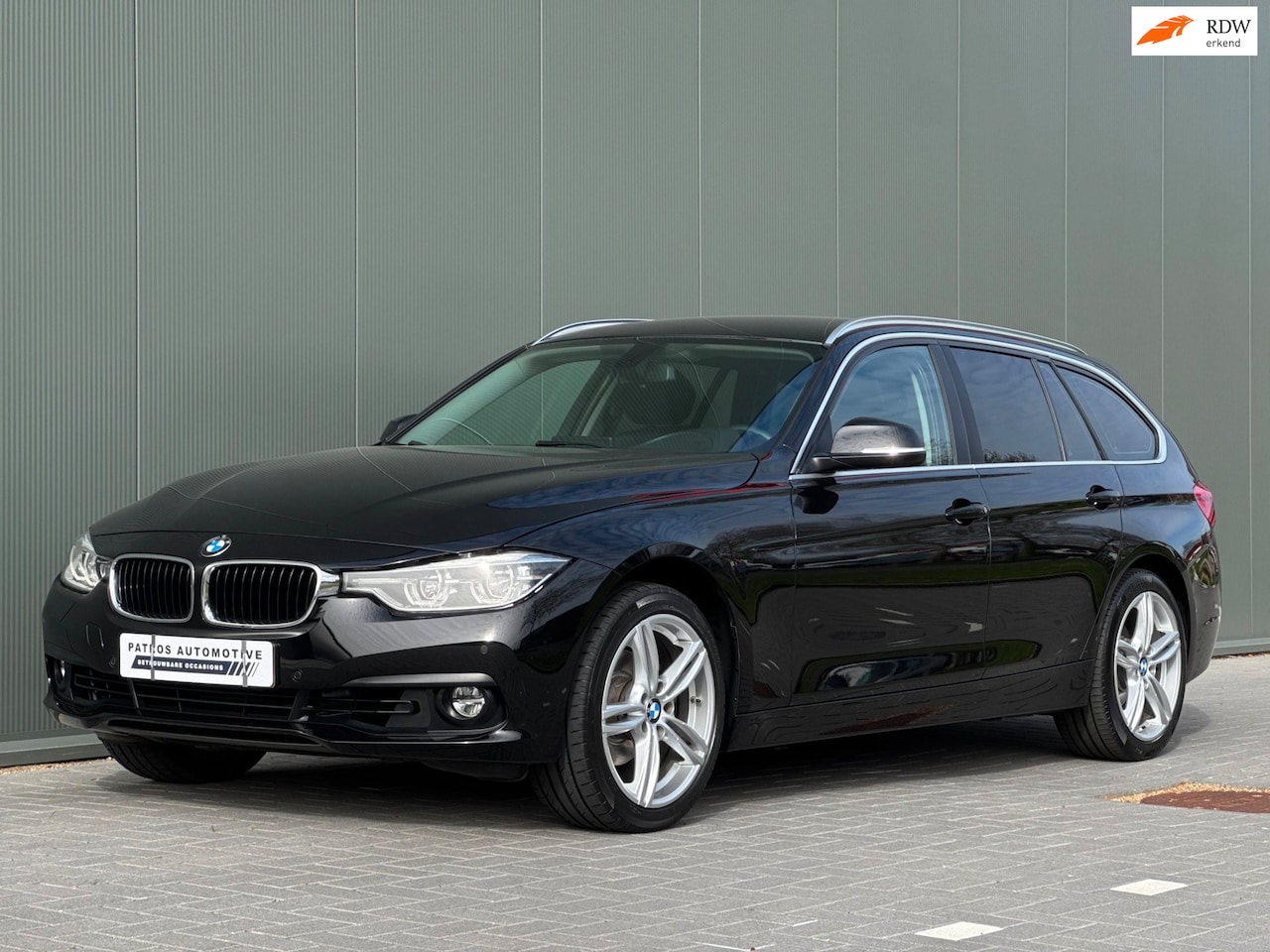 BMW 3-serie Touring - 318i Centennial High Executive Automaat | Leder | Navi | Dealer onderhouden - AutoWereld.nl