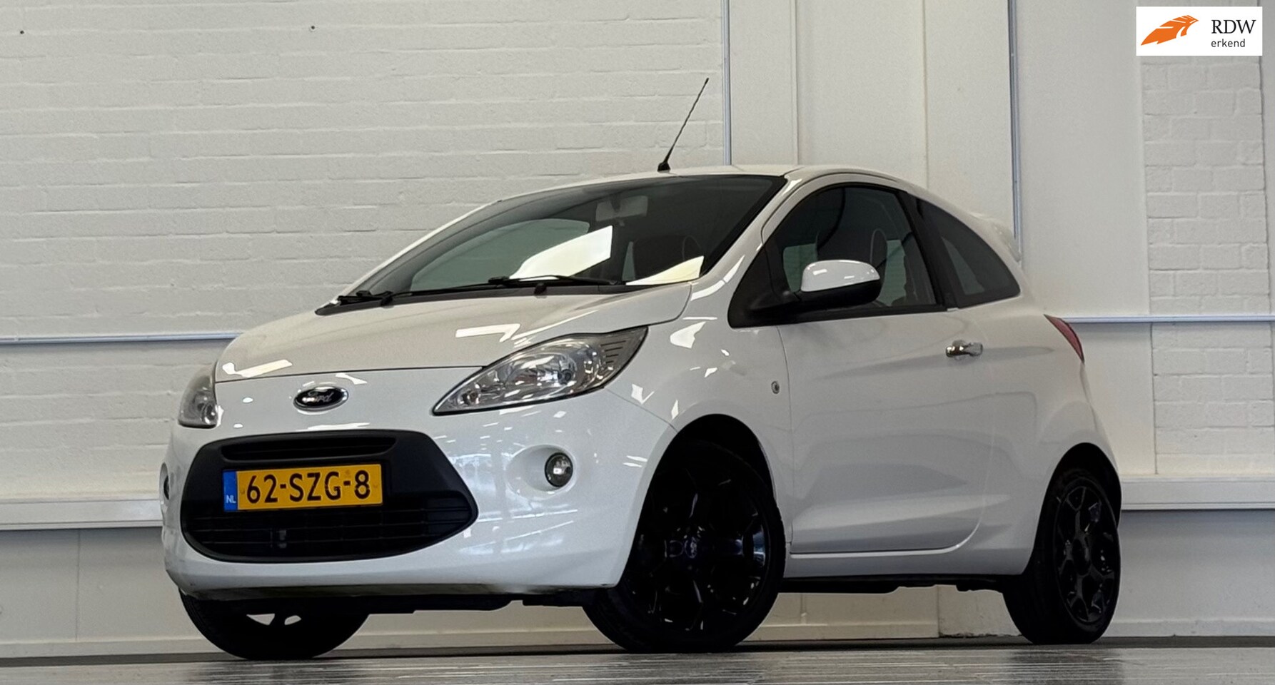 Ford Ka - 1.2i 16V Titanium X start/stop Lerenbekleding Mooi! Garantie - AutoWereld.nl