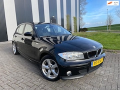 BMW 1-serie - 118i Executive Automaat-Clima-Stoelvw-Pdc-Lmv-Trekhaak