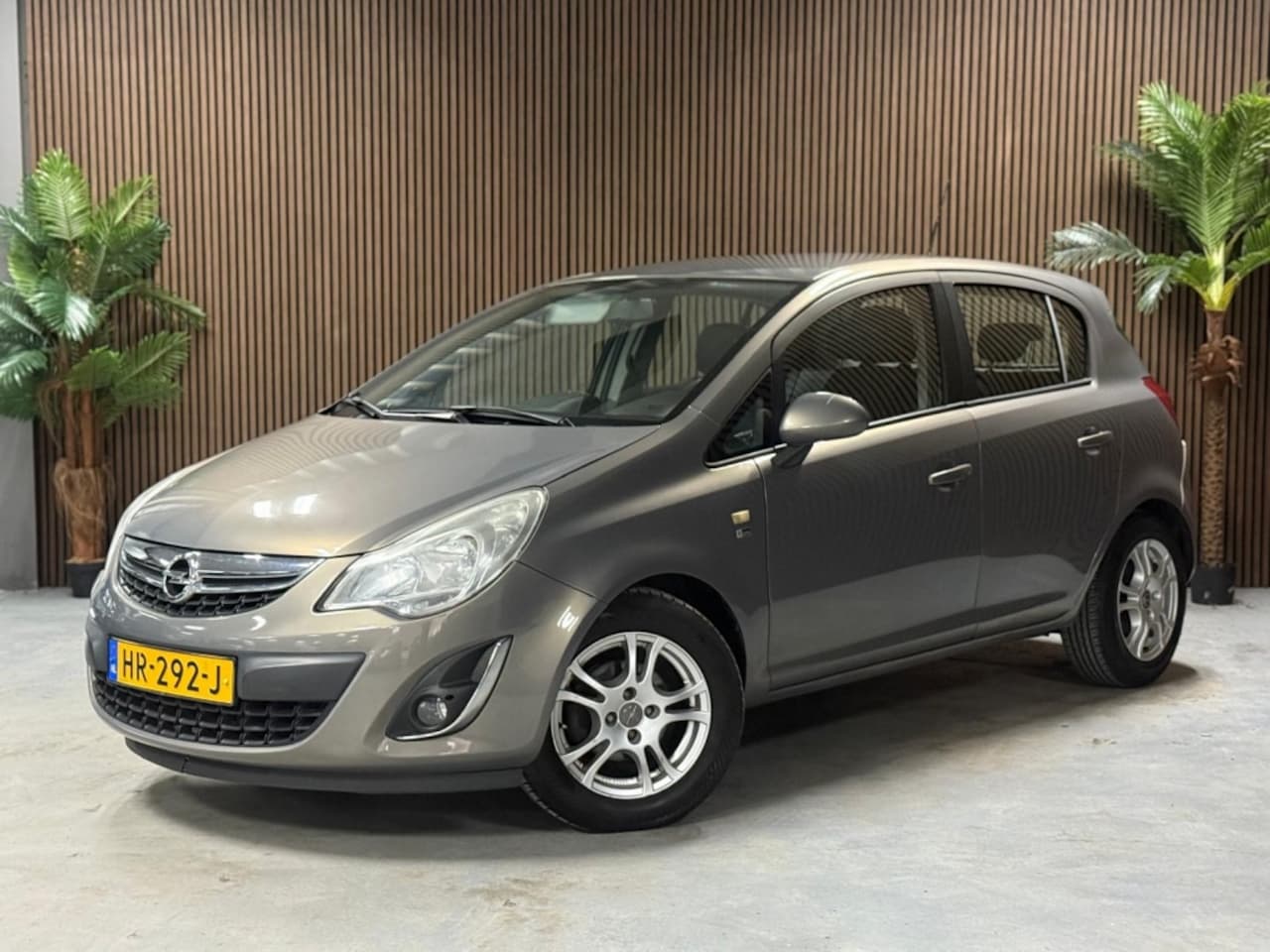 Opel Corsa - 1.2-16V Ann. Edition - AutoWereld.nl