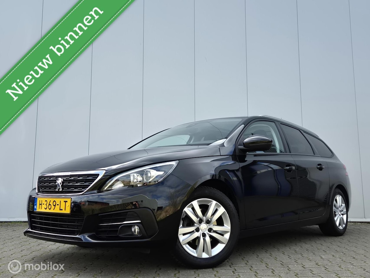 Peugeot 308 SW - 1.2 PURETECH EXECUTIVE/PANO/LED/TREKHAAK/CARPLAY/CRUISE/LANE ASSIST - AutoWereld.nl