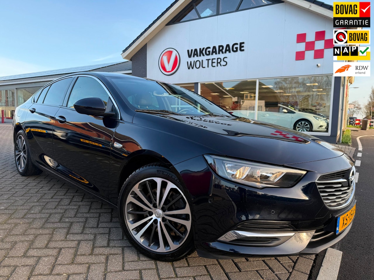 Opel Insignia Grand Sport - 1.6 Turbo Business Executive RIJKLAARPRIJS! - AutoWereld.nl