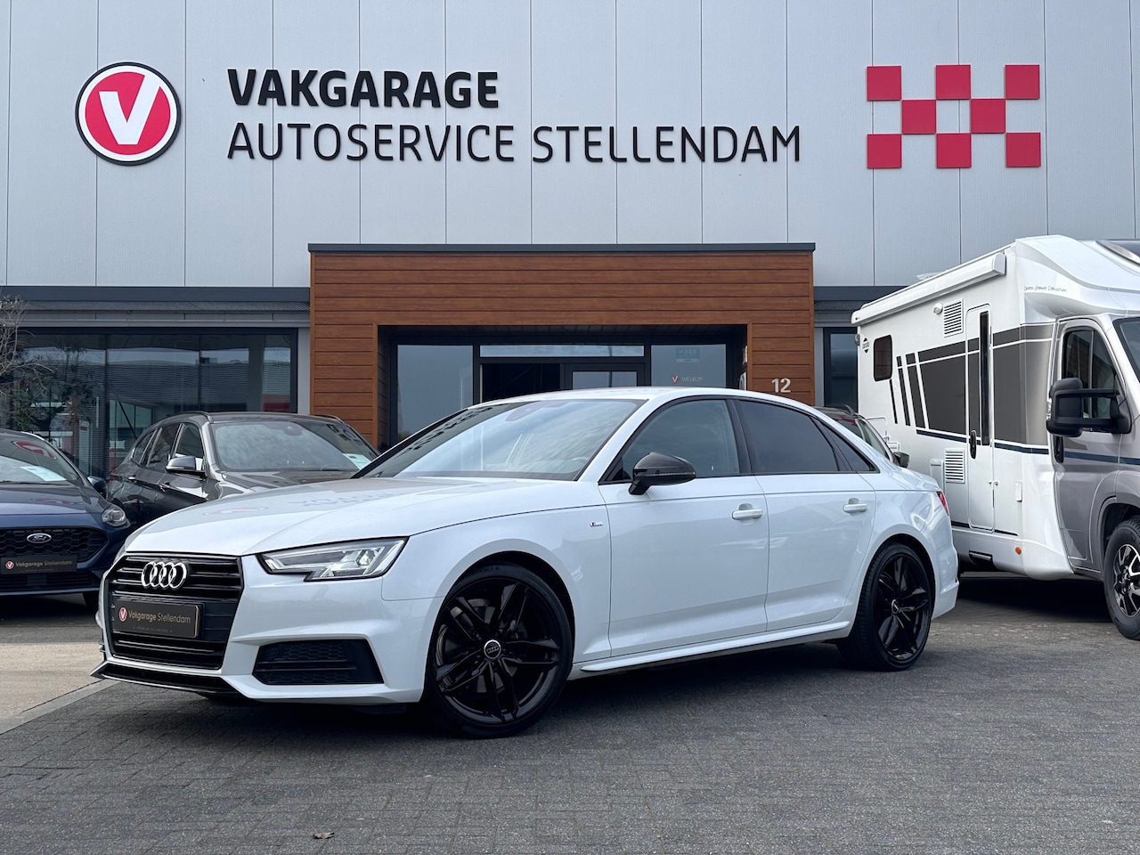 Audi A4 Limousine - 1.4 TFSI Sport Edition|19 Inch|S-line Interieur/Exterieur|Privacy Glas|Sfeerverl|Full LED - AutoWereld.nl
