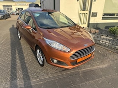 Ford Fiesta - 1.0 EcoBoost Titanium motor is volledig gereviseerd.Nieuwe disteributie set