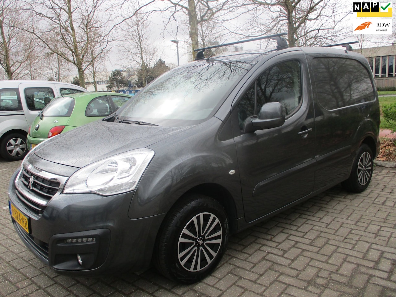 Peugeot Partner - 120 1.6 BlueHDi 75 L1 Premium Pack 120 1.6 BlueHDi 75 L1 Premium Pack - AutoWereld.nl