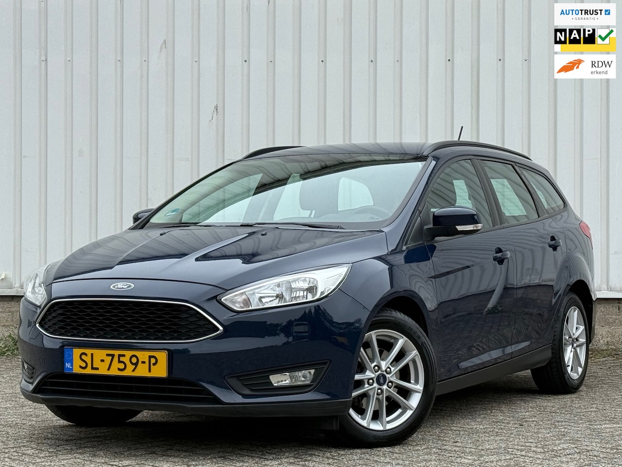 Ford Focus Wagon - 1.0 Lease Edition D-RiemVV,Airco,Navi,Camera,Cruise,PDC,Bleutooth,ISOFIX,N.A.P!Apk tot 11- - AutoWereld.nl