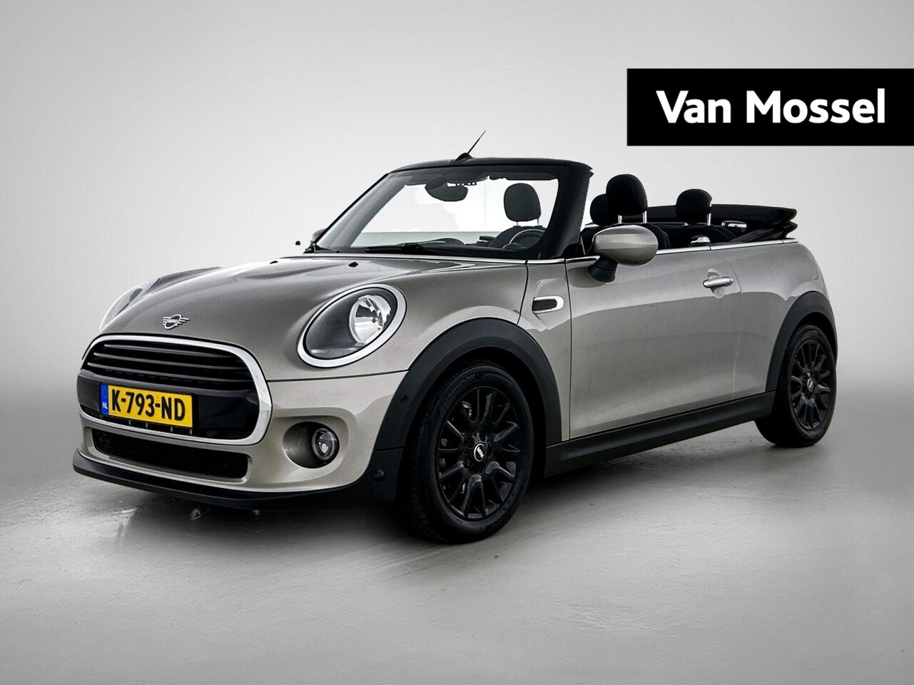 MINI Cabrio - Mini 1.5 Cooper Chili | Navigatiesysteem | Parkeersensoren voor + Achter | Stoelverwarming - AutoWereld.nl
