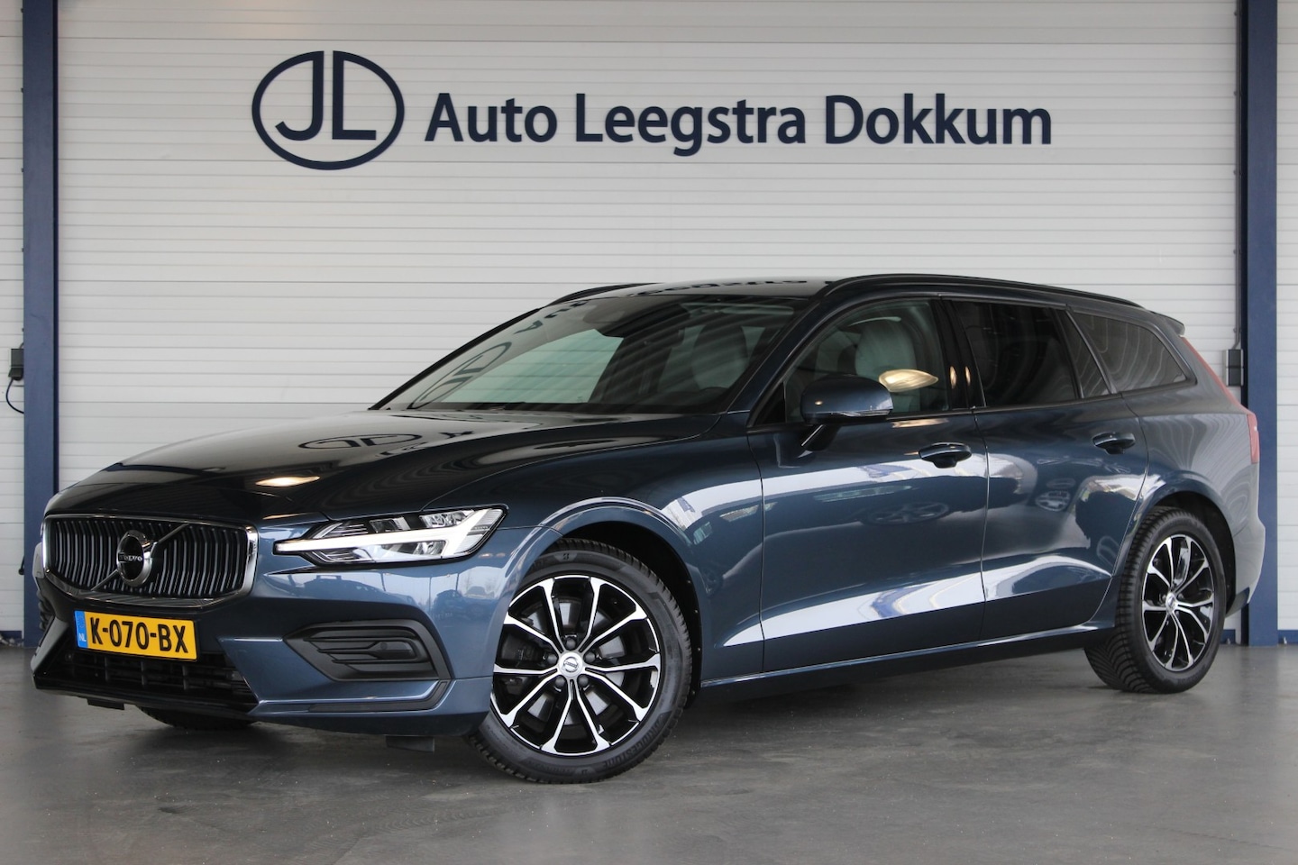 Volvo V60 - 2.0 B3 Momentum Advantage Camera | Leder | Carplay | Adapt. Cruise | Navi | Bluetooth | 17 - AutoWereld.nl