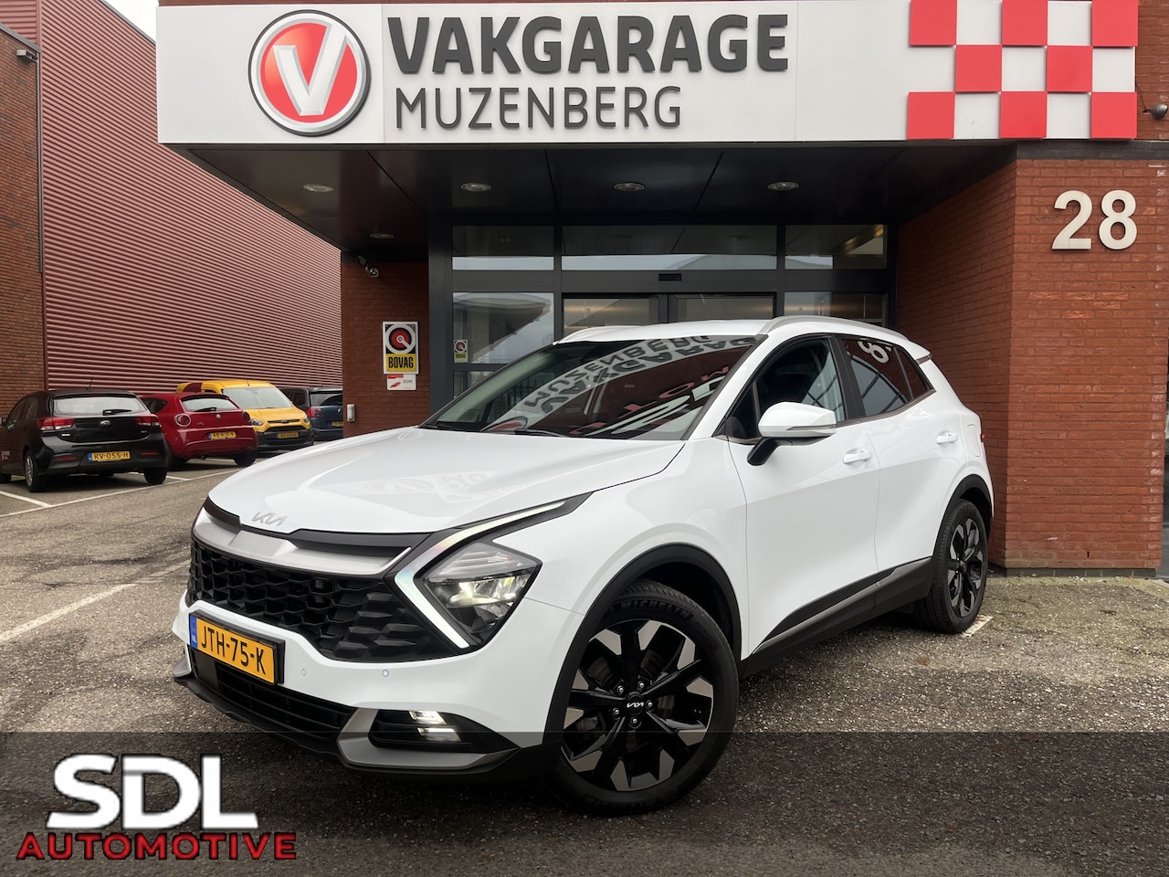 Kia Sportage - 1.6 T-GDi Plug-in Hybrid AWD DynamicPlusLine Electrische stoelen // Half Leder// NAVI+CARP - AutoWereld.nl