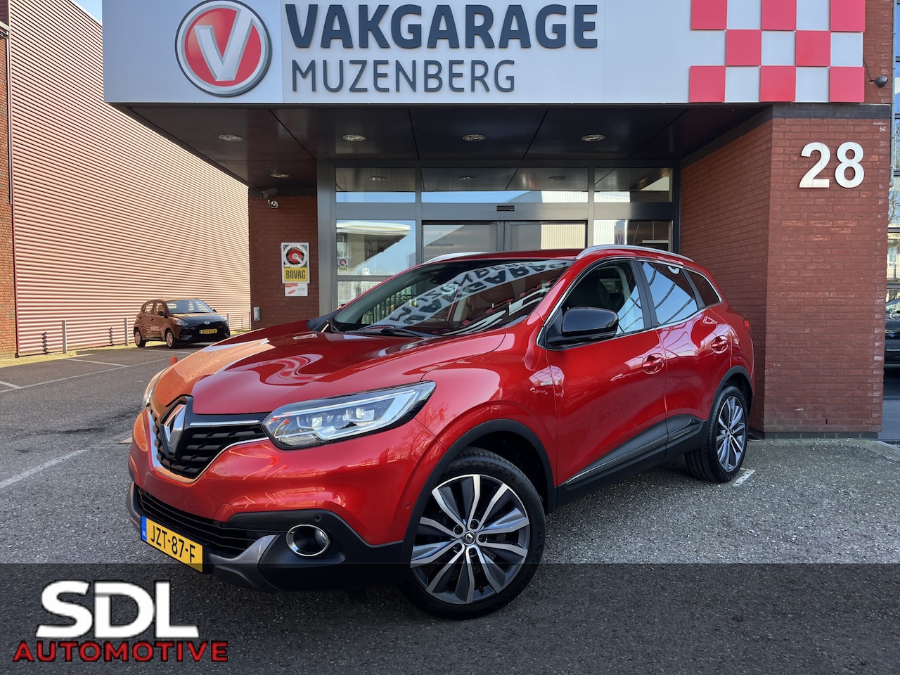 Renault Kadjar - 1.6 TCe 164PK!! Bose // FULL LED // NAVI // CAMERA // PDC V+A // CRUISE // LEDER // TREKHA - AutoWereld.nl