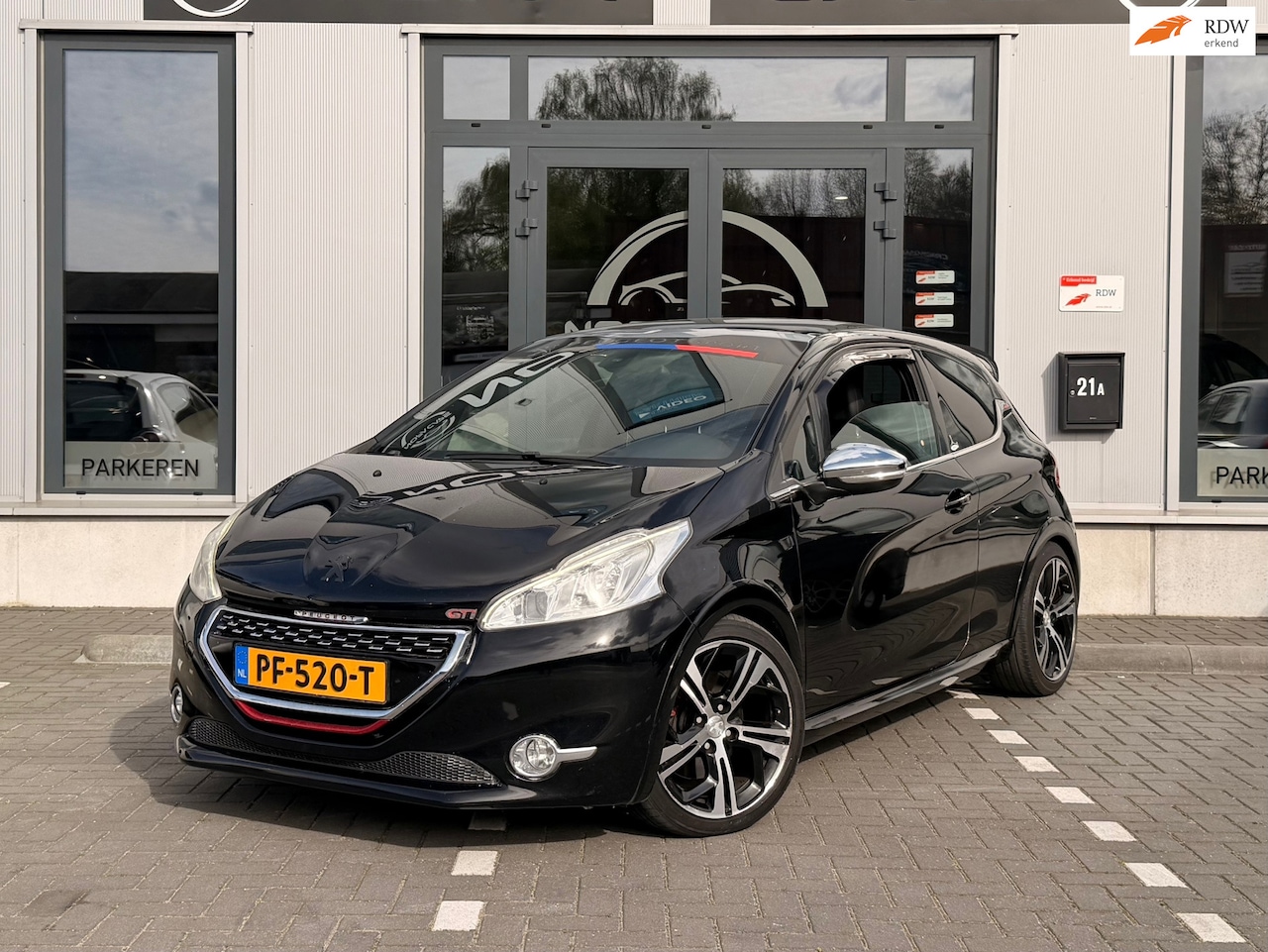 Peugeot 208 - 1.6 THP GTi|Leer|PANO|STOELVERWARMING - AutoWereld.nl