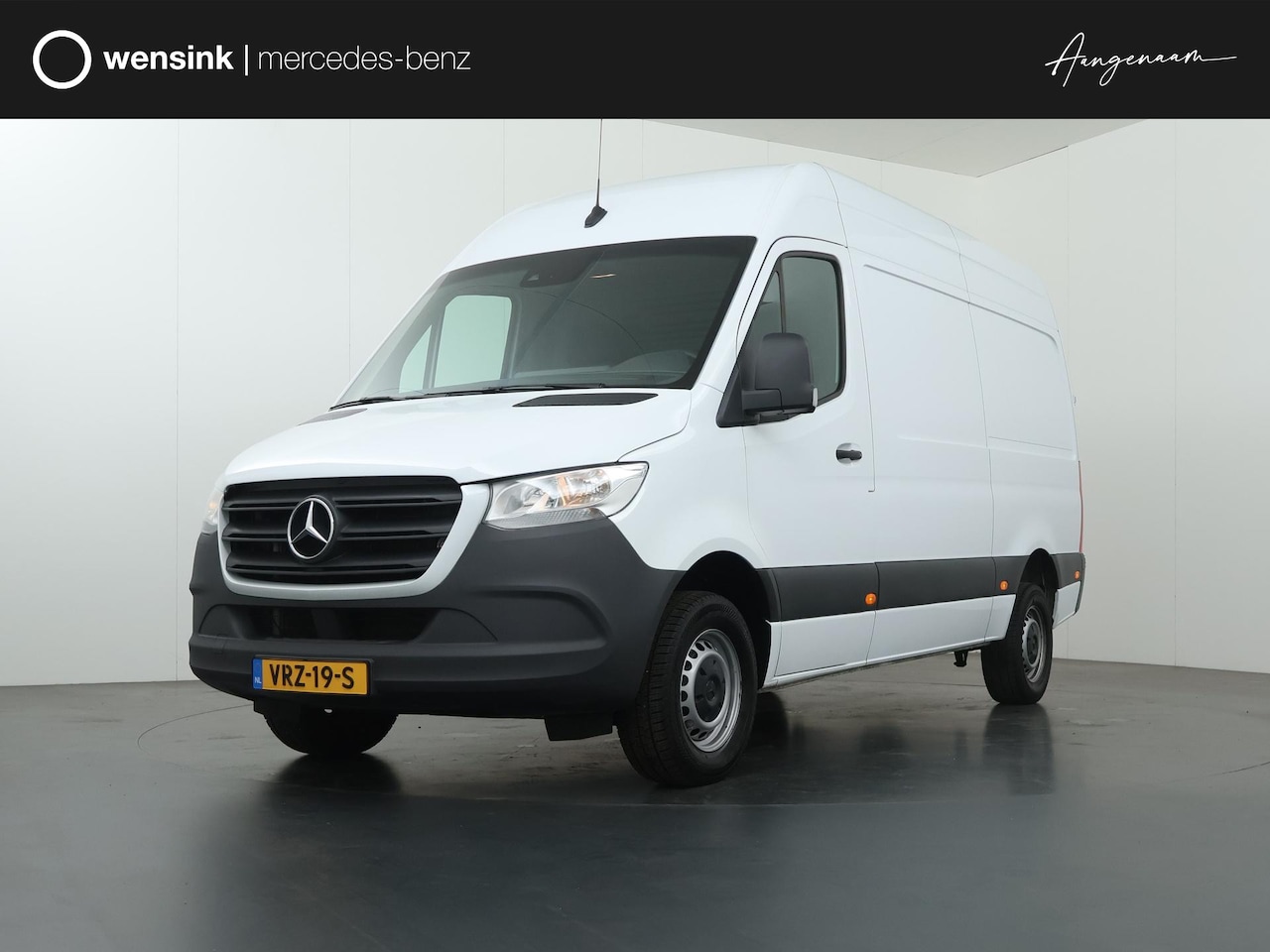 Mercedes-Benz Sprinter - 317 CDI | Aut. | L2 H2 | Navigatie | Parkeercamera | 2-zits | Opstaptrede achter | Cruise - AutoWereld.nl