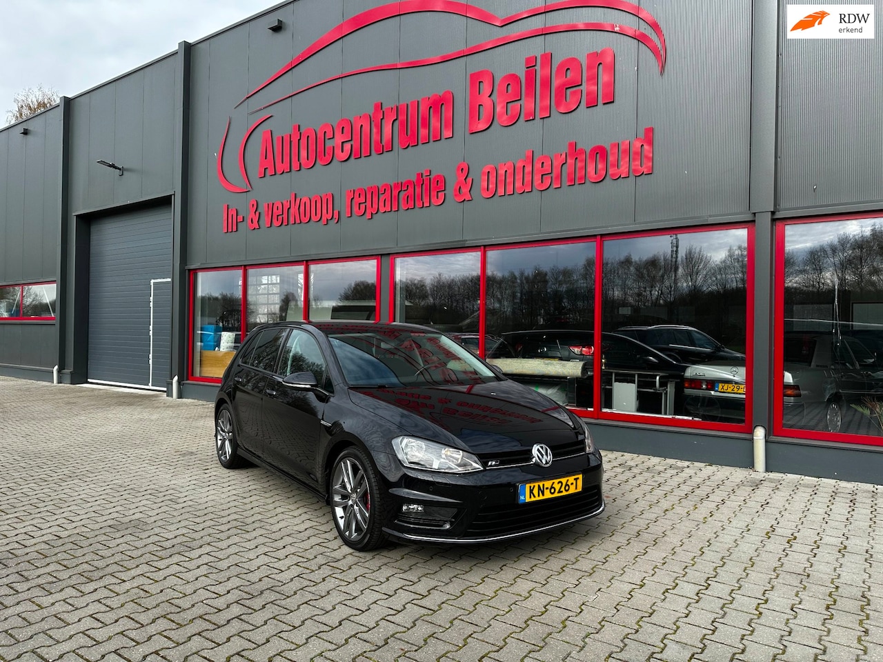 Volkswagen Golf - 2.0 TDI Highline / R-Liine / Navi / Clima / PDC / Nieuwe APK / Stoel Verwarming / - AutoWereld.nl