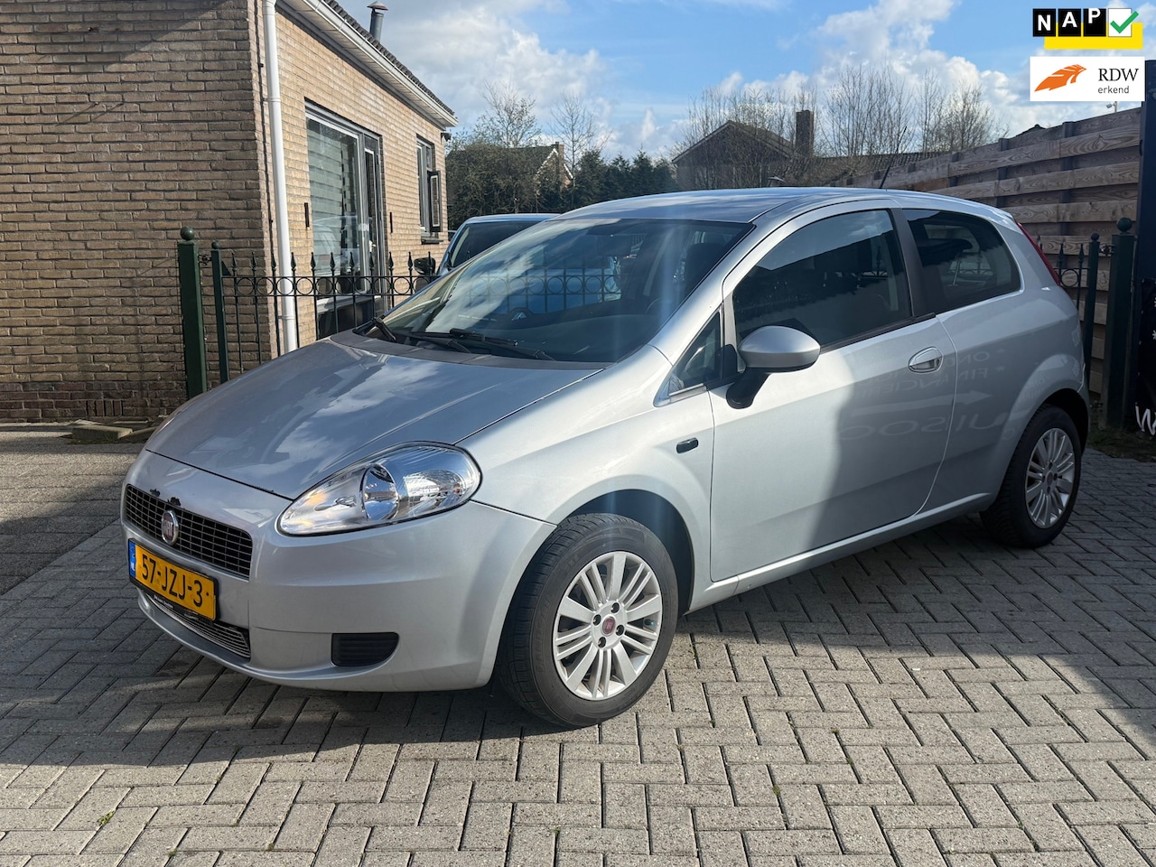 Fiat Grande Punto - 1.4 Edizione Lusso | nieuwe apk keuring | airco | cruise | lm velgen | - AutoWereld.nl