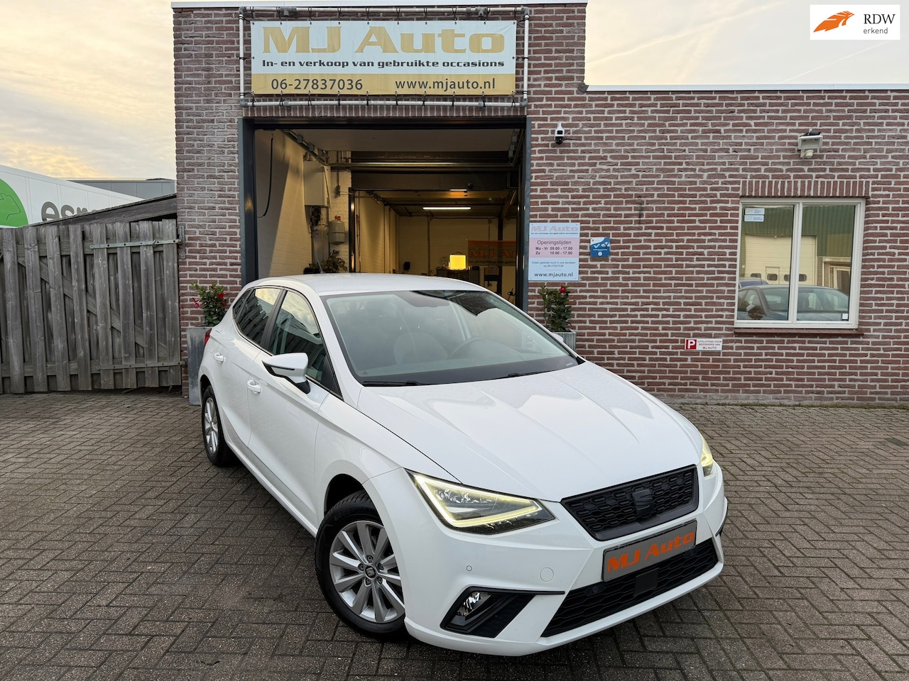 SEAT Ibiza - 1.0 TSI Style navigatie adaptive cruise control - AutoWereld.nl