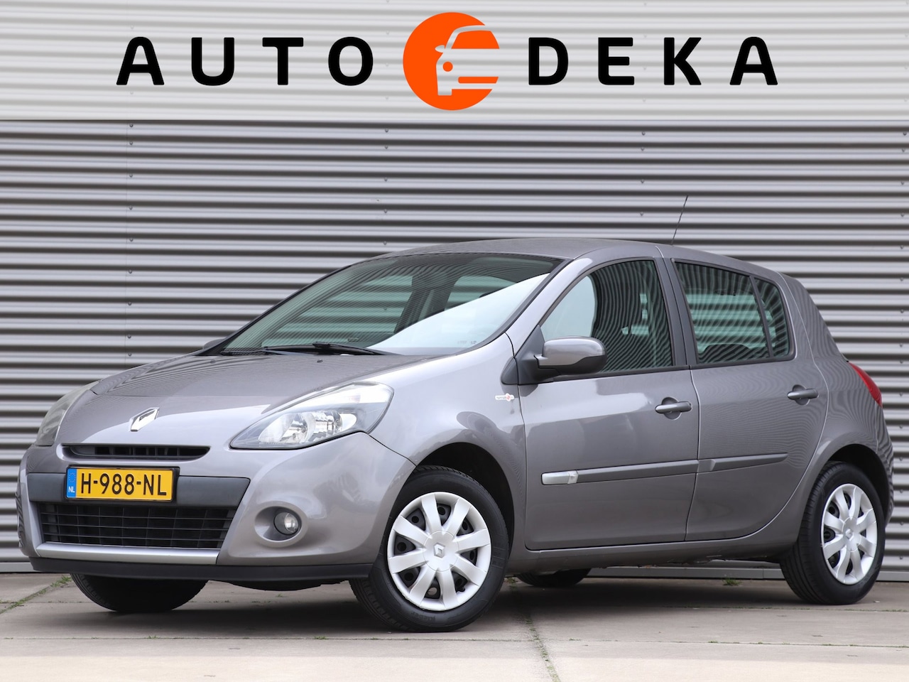 Renault Clio - 1.2 TomTom Edition *Navigatie*Airco* - AutoWereld.nl