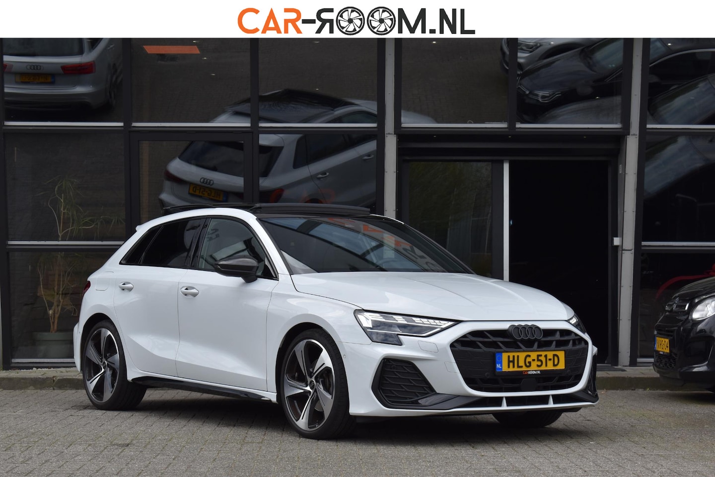 Audi A3 Sportback - 35 TFSI 3x S-line Pano HUD Sonos Lane Camera Leder - AutoWereld.nl