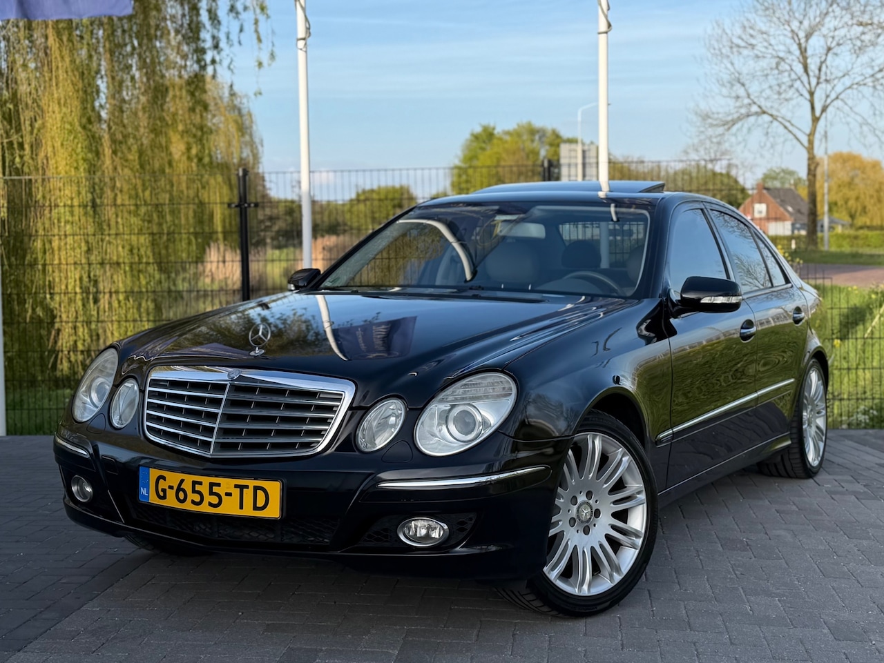 Mercedes-Benz E-klasse - 280 V6 AUT / CLIMA / LEDER / SCHUIFDAK - AutoWereld.nl
