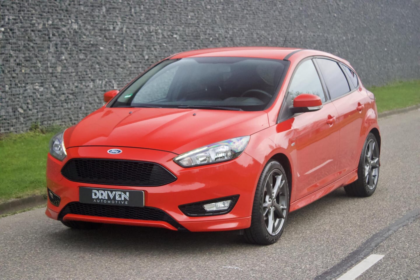 Ford Focus - 1.0 ST Line | Dealer Auto - Cruise - Airco - Navi - AutoWereld.nl