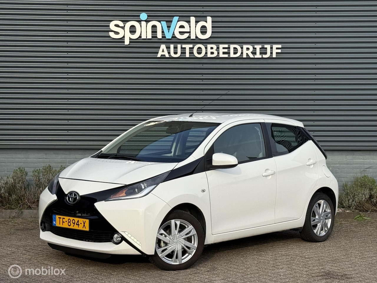 Toyota Aygo - 1.0 VVT-i x-play - Airco - Navi - Camera - - AutoWereld.nl
