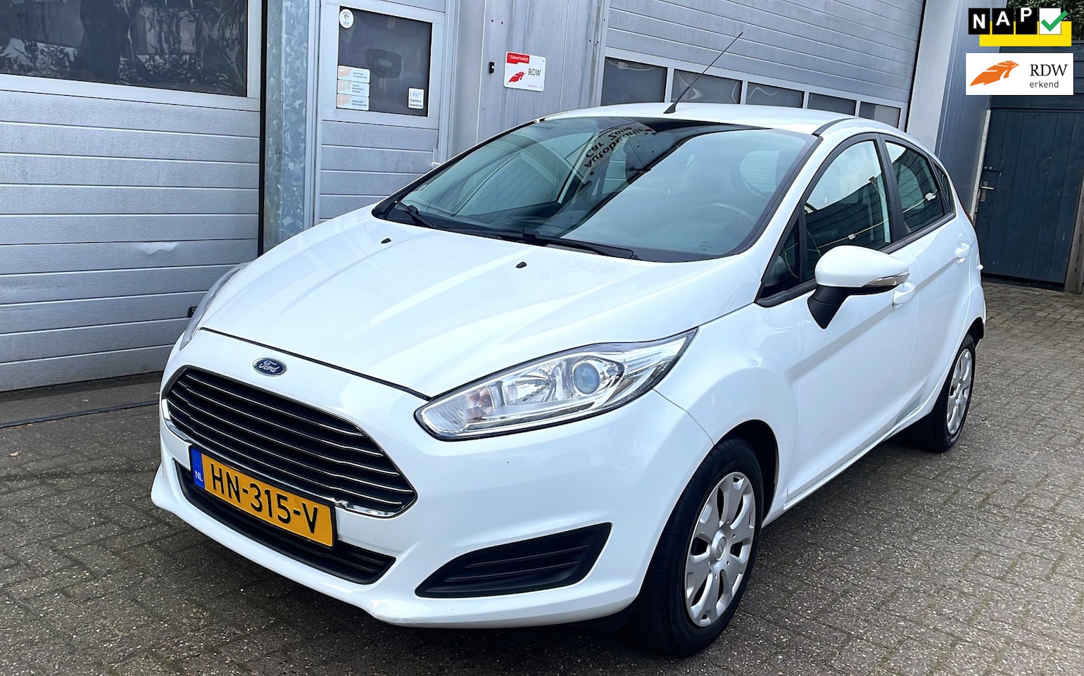 Ford Fiesta - 1.5 TDCi Style Lease Euro 6 2015-Navi-Airco-APK - AutoWereld.nl