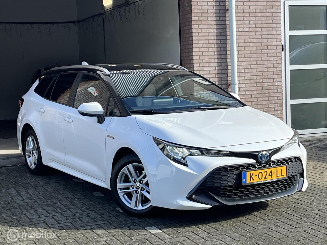 Toyota Corolla Touring Sports - 1.8 Hybrid 1e eig. NAP, Dealer onderhouden! BTW Auto! - AutoWereld.nl