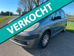 Citroën Xsara Picasso - 1.8i-16V|D-riem vervangen|trekhaak|nap