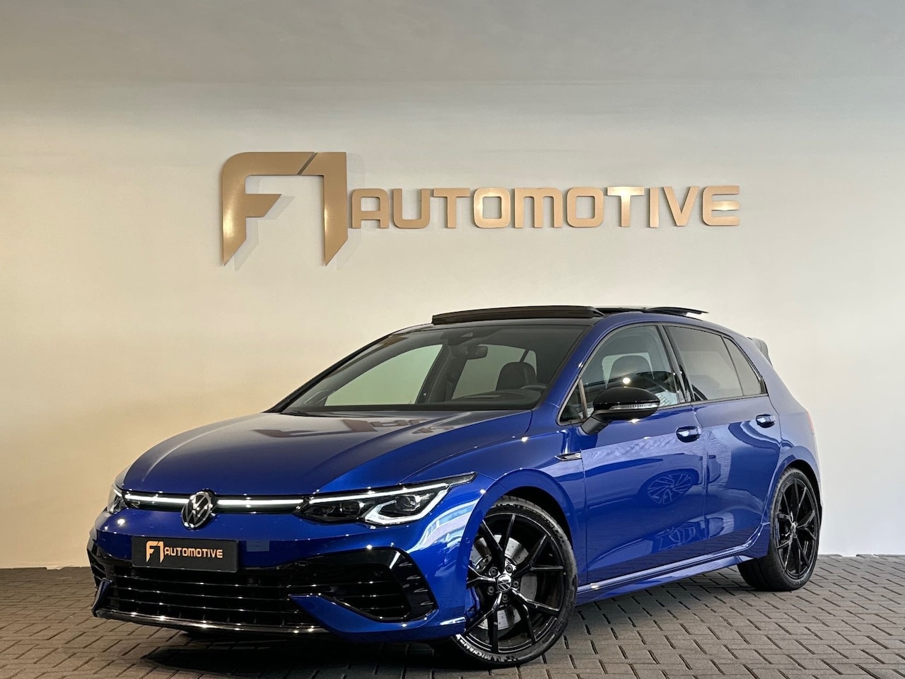 Volkswagen Golf - 2.0 TSI R 4M Performance Pano|HuD|Memor|Akra - AutoWereld.nl
