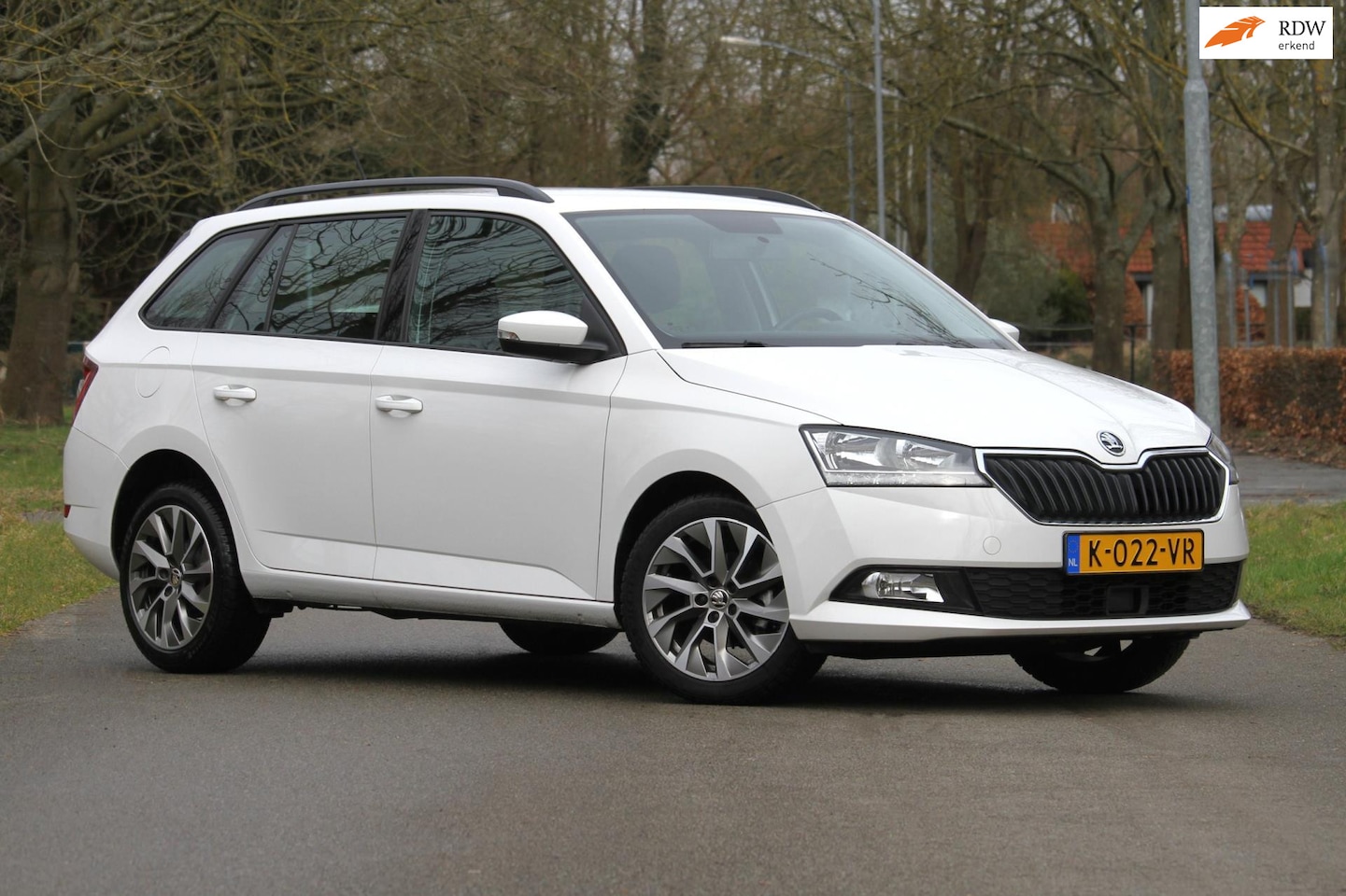 Skoda Fabia Combi - 1.0 TSI Business Edition / Van 1e eigenaar / Airco / Cruise control / Parkeersensoren / Sp - AutoWereld.nl