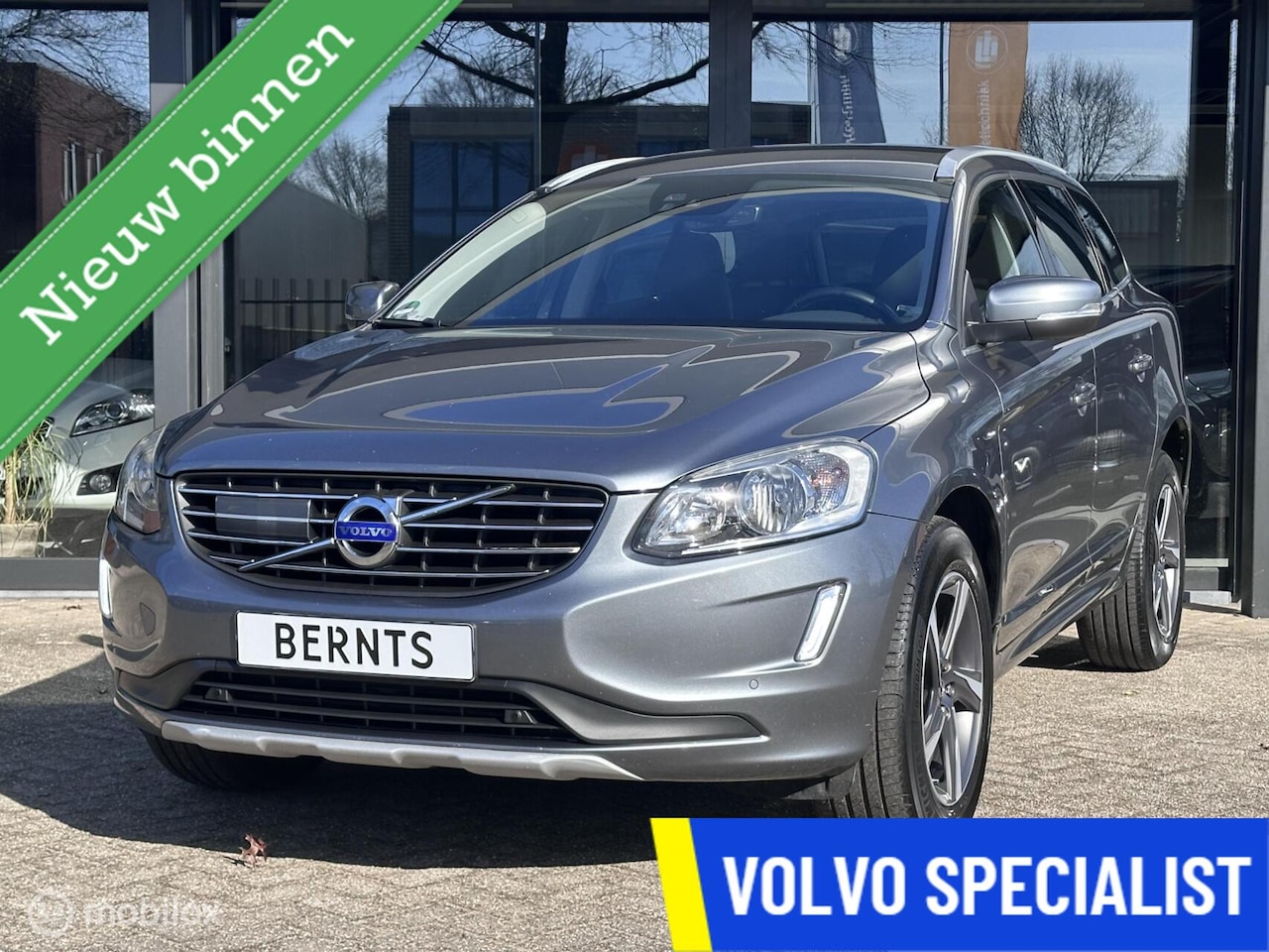 Volvo XC60 - D3 Momentum|Adaptivecruisecontrol|BLIS|Keyless|Trekhaak - AutoWereld.nl