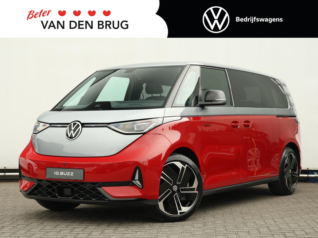 Volkswagen ID. Buzz - GTX Limited 250 kW (340 pk) 4 Motion | Maart rijden | 7 persoons | Navigatie | Panoramadak - AutoWereld.nl