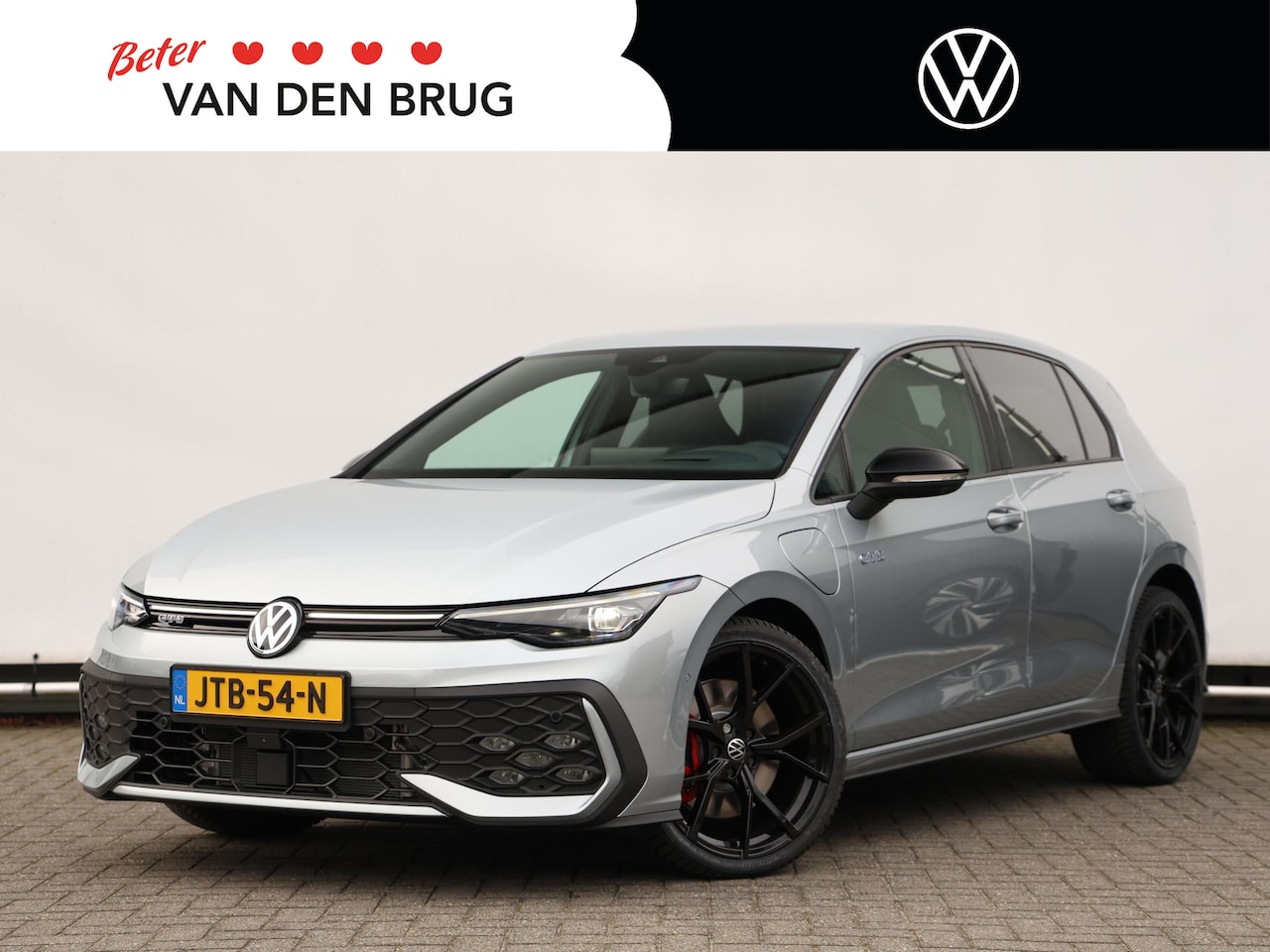 Volkswagen Golf - GTE 1.5 eHybrid 272 pk DSG | NL Auto | Navigatie | Head-up display | 360 Camera | Black St - AutoWereld.nl