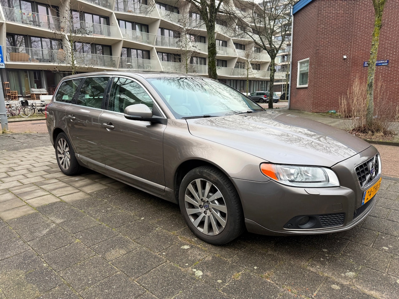 Volvo V70 - 1.6 T4 Limited Edition Leder Panorama Cruise NW APK - AutoWereld.nl