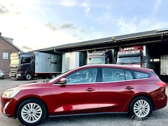 Ford Focus - 1.0T EcoBoost 125pk 6-bak Titanium Bus - nap - keyless - front + line assist - trekh - pdc