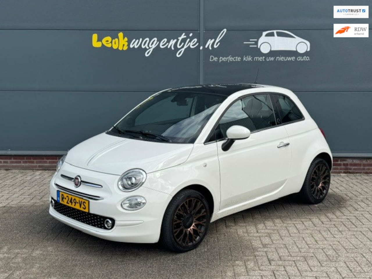 Fiat 500 - 1.2 Collezione *carplay *navi *climate *cruise *16” - AutoWereld.nl