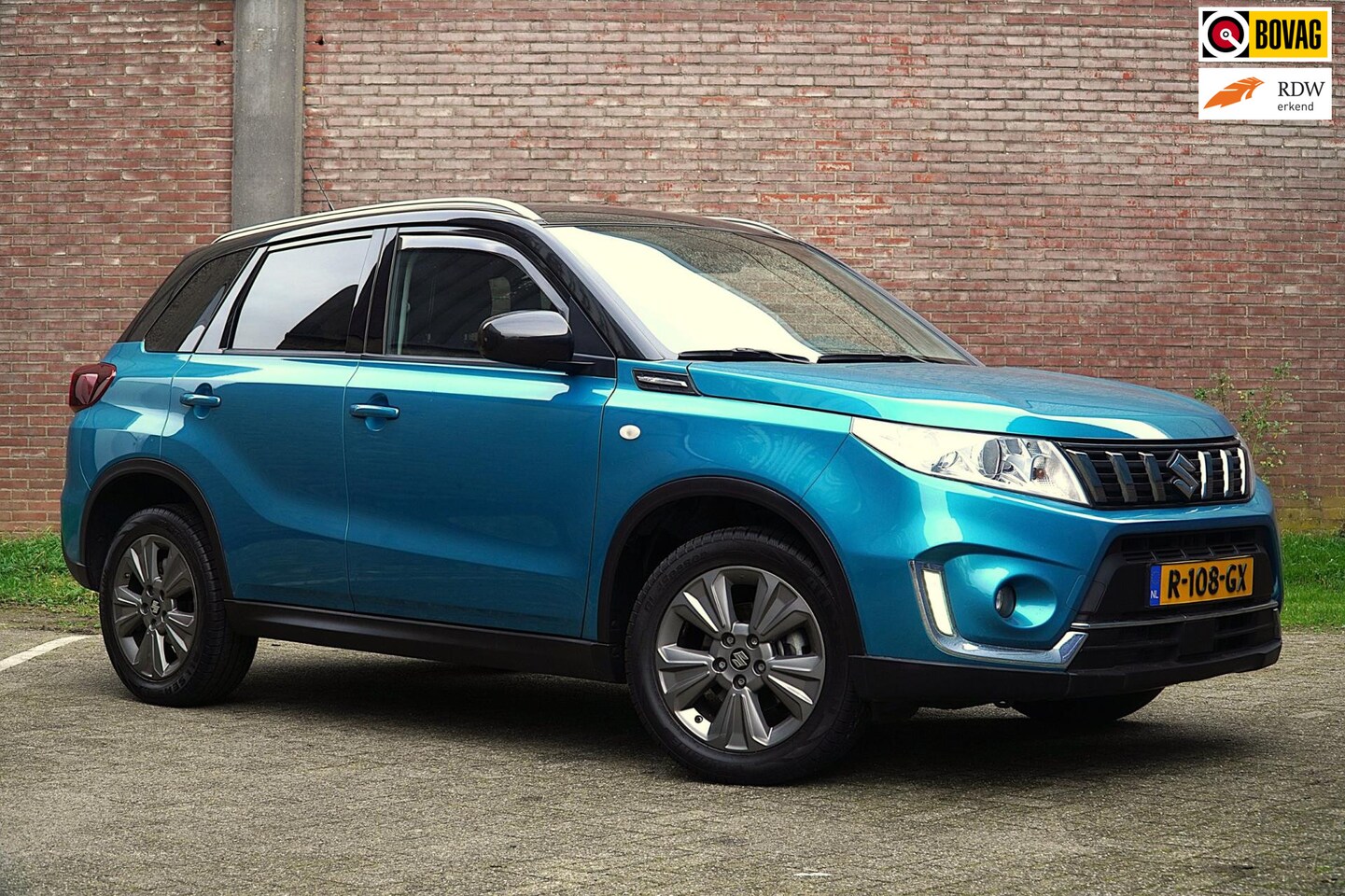 Suzuki Vitara - 1.0 Boosterjet Select 1.0 Boosterjet Select, Airco, Navigatie, Camera, Afn. Trekhaak, Cruise Control. - AutoWereld.nl
