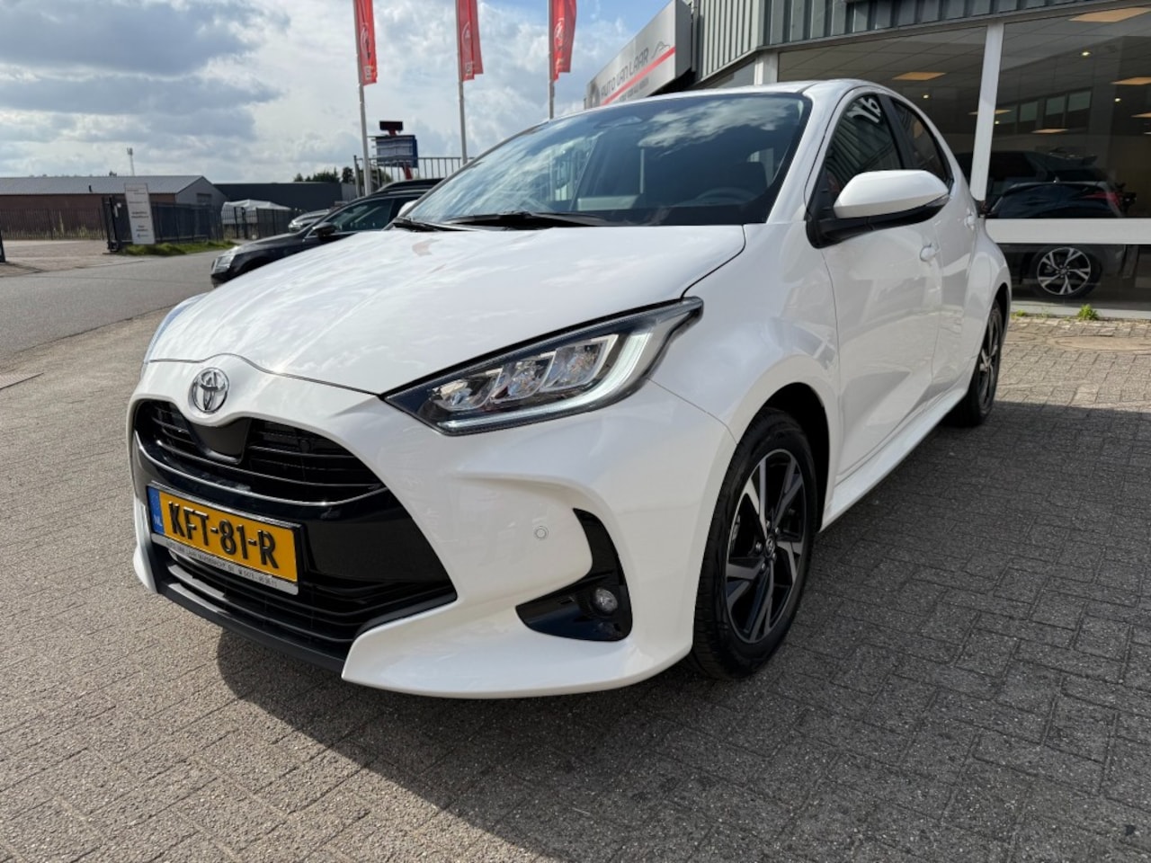 Toyota Yaris - 1.5 Hybrid 115 Dynamic RIJKLAAR MET GARANTIE - AutoWereld.nl