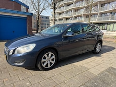 Volvo V60 - 1.6 T3 Summum Cruise PDC Airco